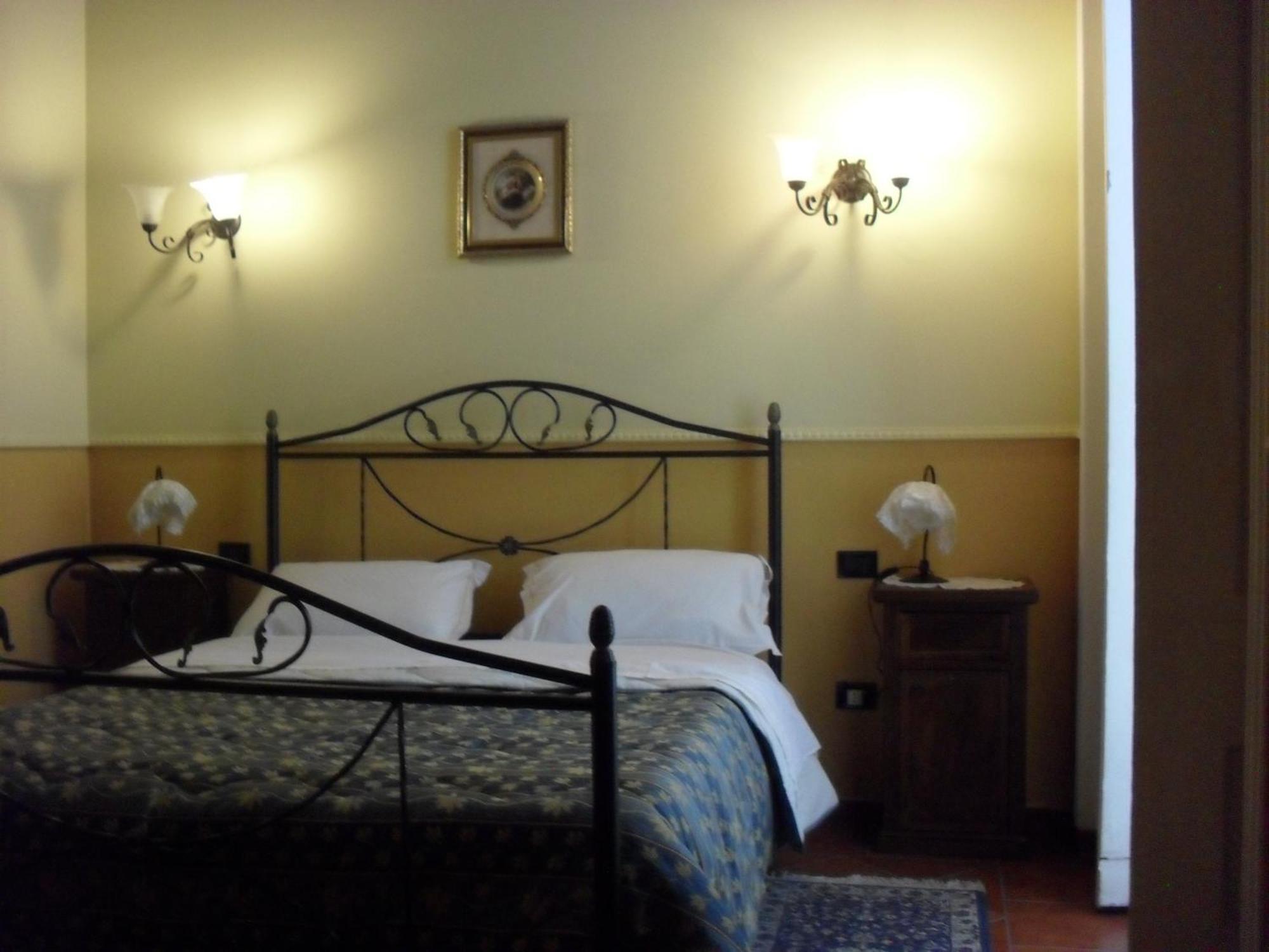 Hotel Pignatelli Napoli Экстерьер фото